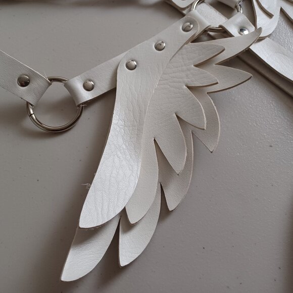 Leather Harness with Angel Wings - Picture 6 of 12